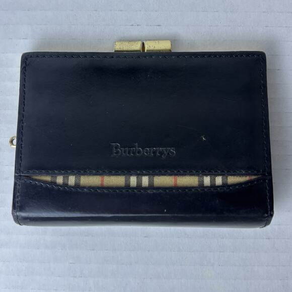 Burberry Wallet. Burberry Snap Coin Wallet - Picture 1 of 8